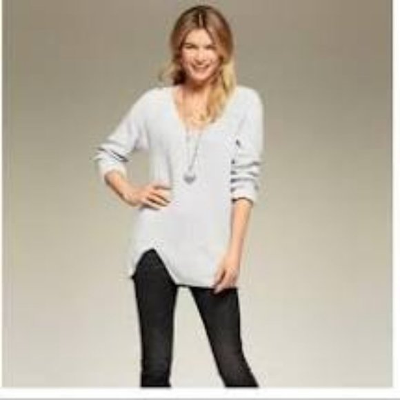 CAbi Sweaters - CAbi Deep V Pullover Sweater